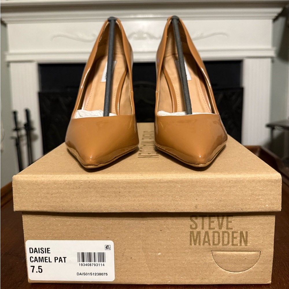 Steve Madden Camel Patent Heels